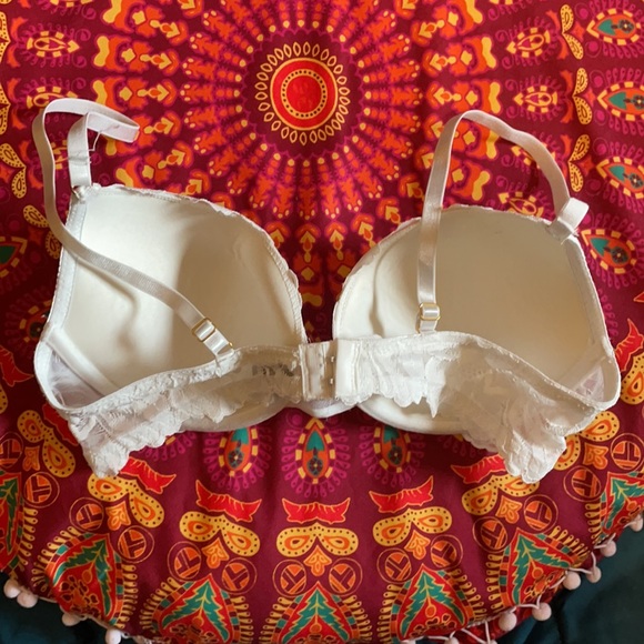 NWOT Lace Daisy Fuentes Bra - Picture 2 of 4